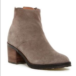 New no box GENTLE SOULS BLAKELY ANKLE block heelBOOTIES  9.5M